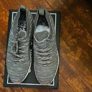 Elegant Gray Women's Athletic Shoes